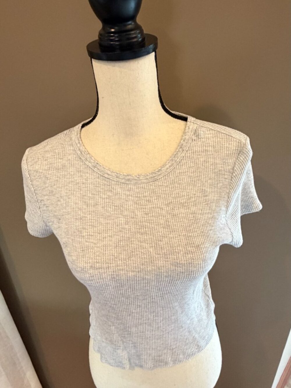 Aerie Soft Gray Waffle Cropped Short Sleeve Tee, Size Medium - Picture 2 of 7